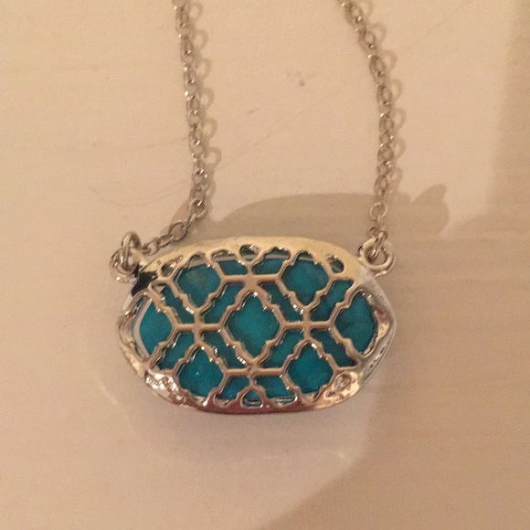 Turquoise howlite gemstone necklace - Picture 4 of 4